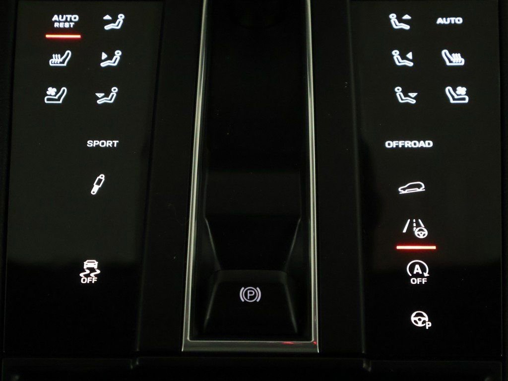 Used 2023 Porsche Macan S image 48