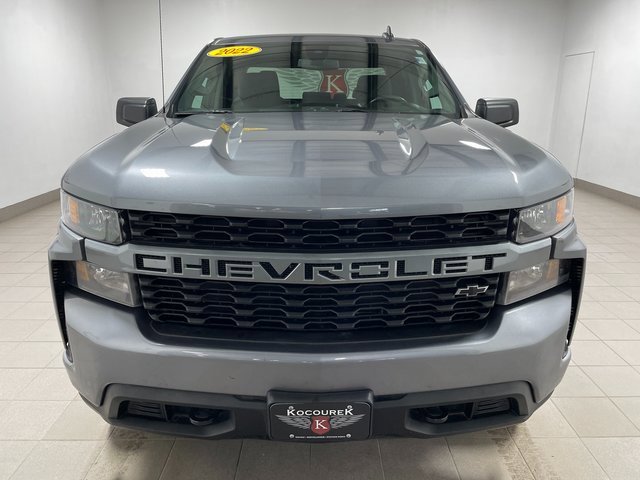 Used 2022 Chevrolet Silverado 1500 Custom w/ LPO, Dark Essentials Package image 2