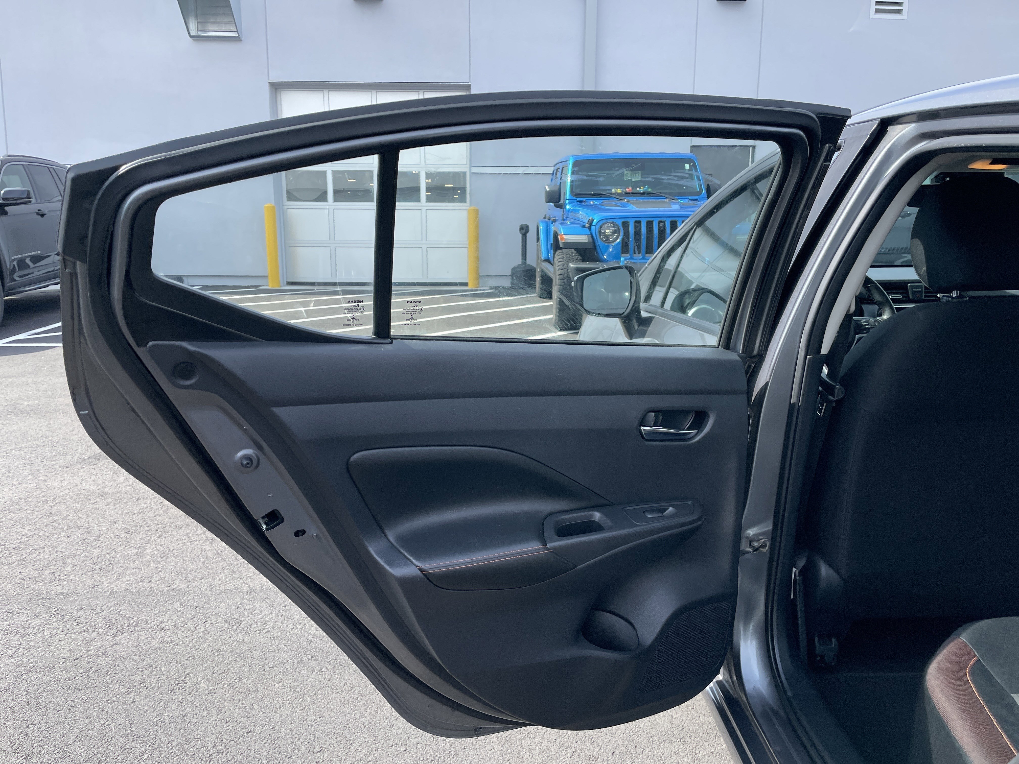 Used 2020 Nissan Versa SR image 22