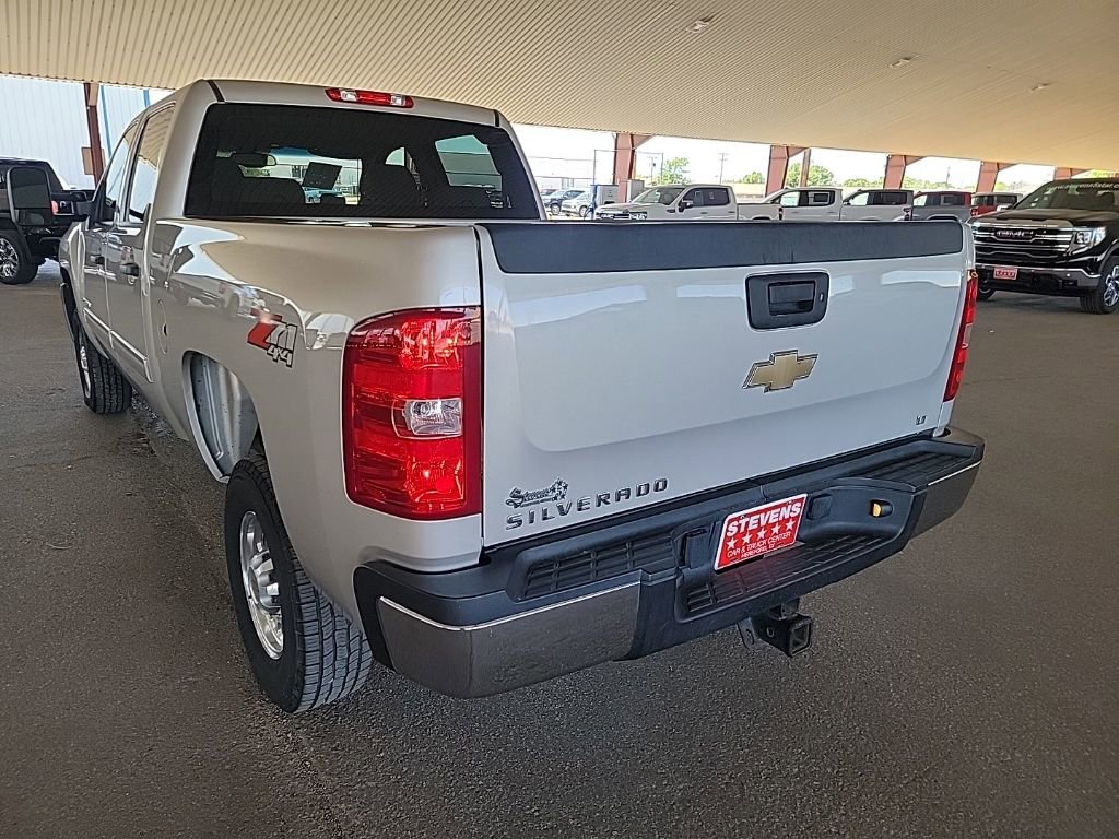 Used 2009 Chevrolet Silverado 2500 LT w/ Exterior Plus Package AWD/4WD image 9