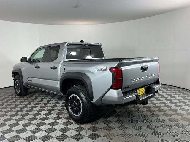 Used 2024 Toyota Tacoma TRD Off-Road AWD/4WD image 6