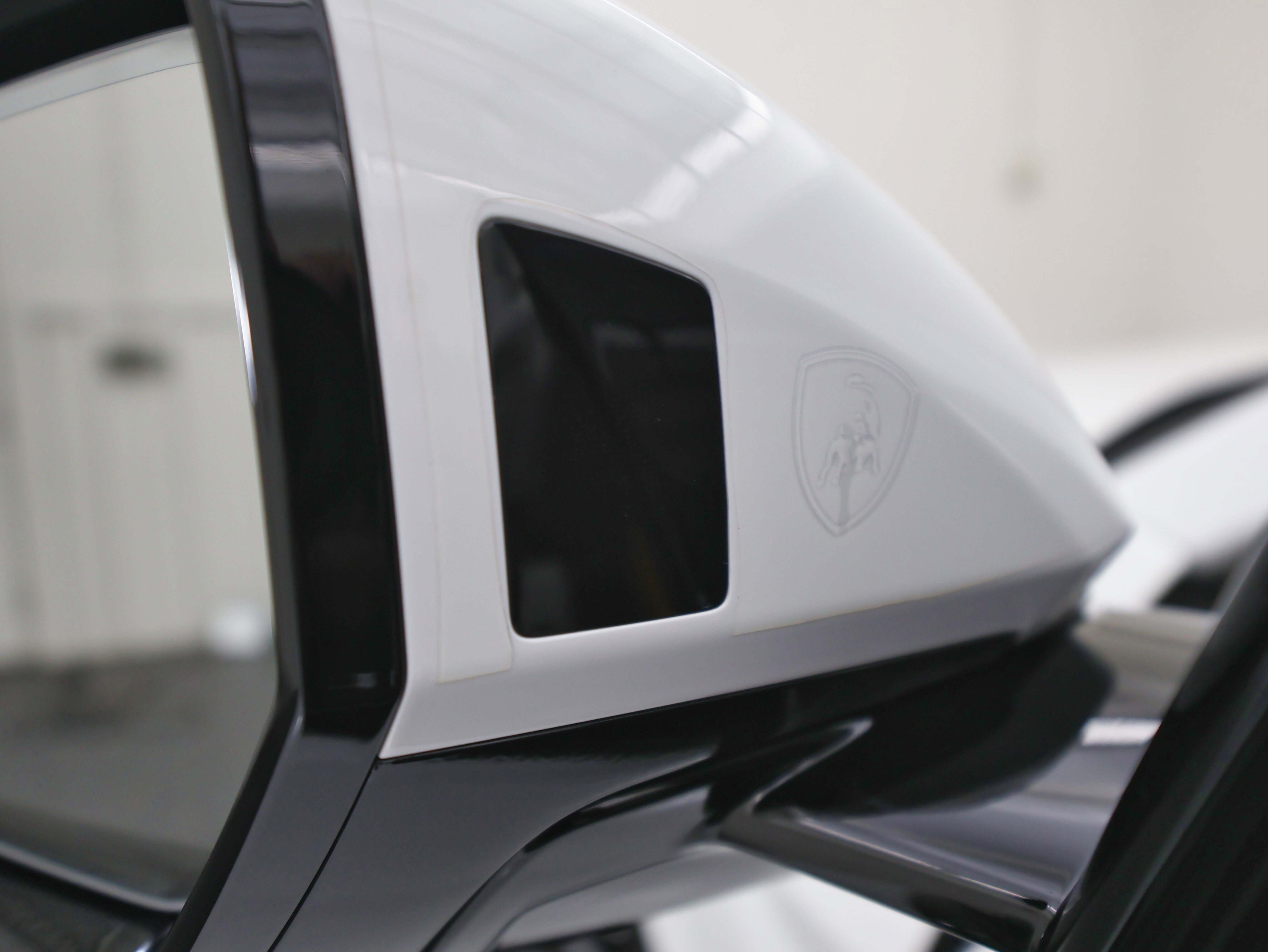 Used 2022 Lamborghini Urus image 31