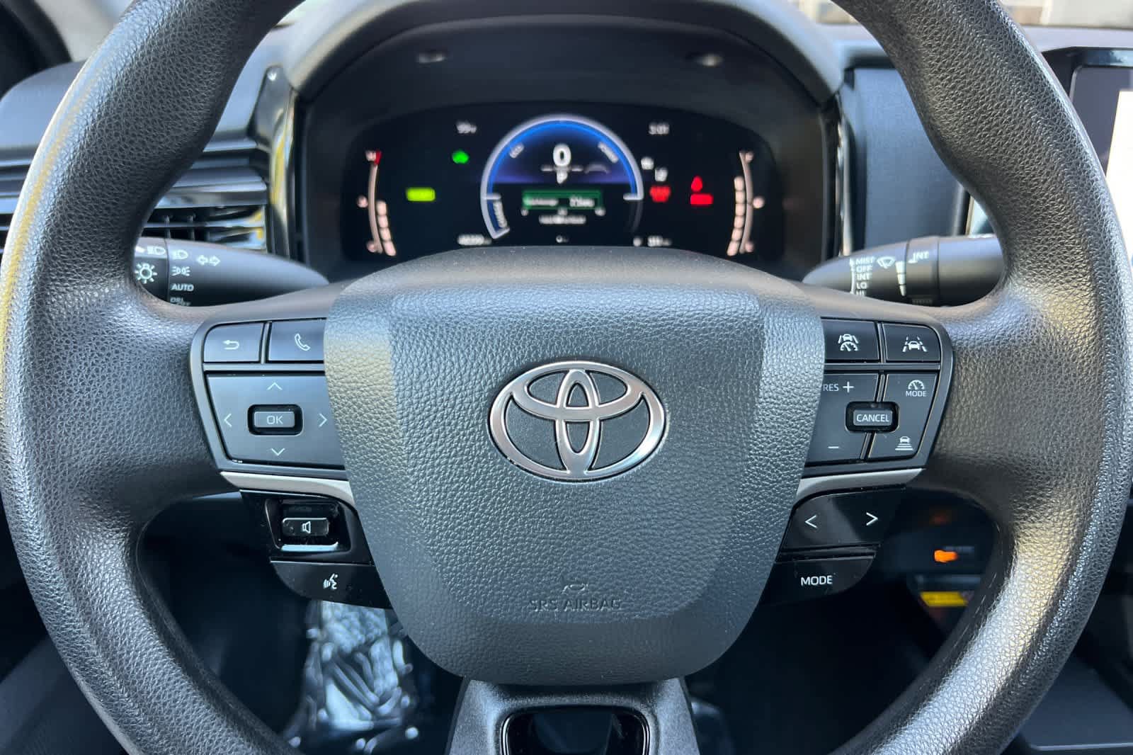 Used 2025 Toyota Camry LE FWD image 24
