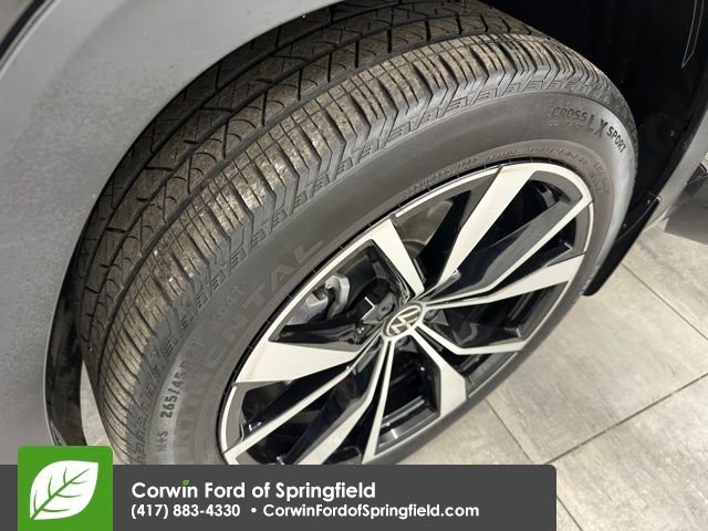 Used 2024 Volkswagen Atlas SEL Premium R-Line image 38