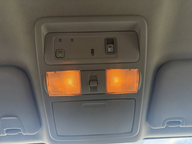 Used 2024 Nissan Titan SV w/ SV Convenience Package image 7