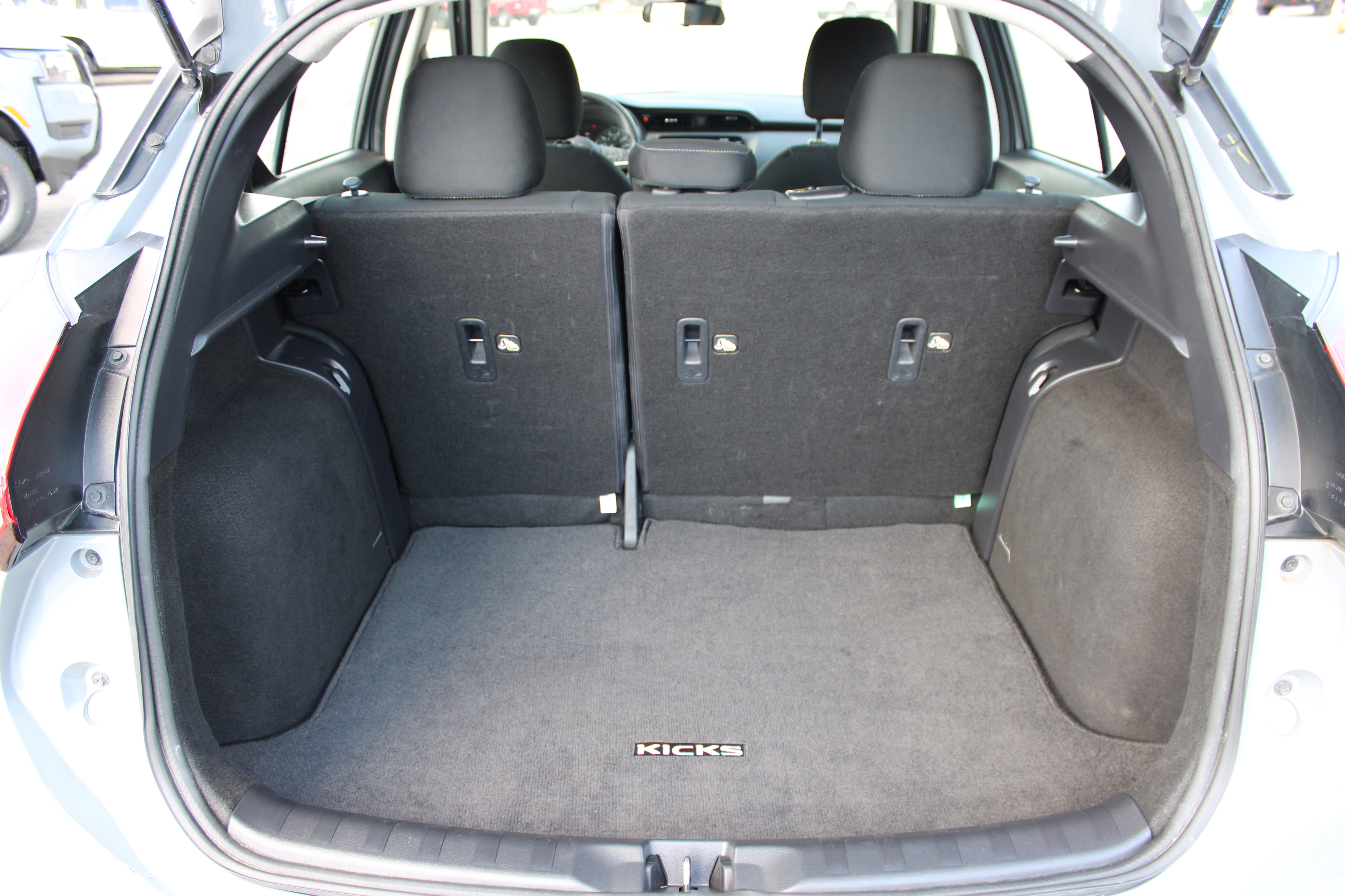 Certified 2023 Nissan Kicks SV FWD image 5
