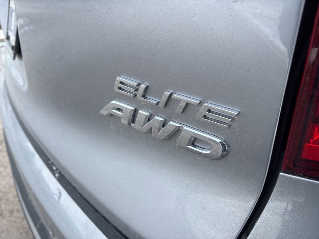 Used 2016 Honda Pilot Elite image 4