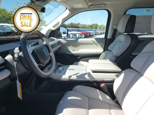 New 2025 Lincoln Navigator Reserve image 16