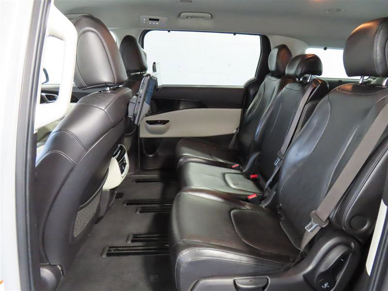 Used 2022 Kia Carnival SX image 31