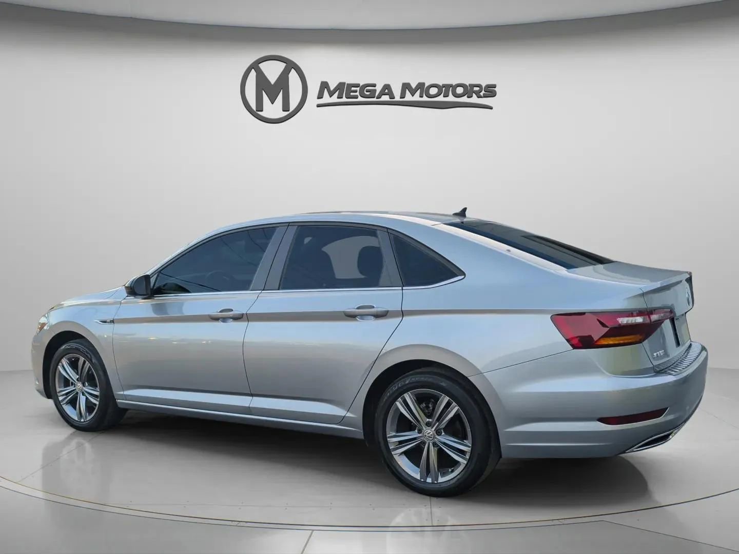 Used 2019 Volkswagen Jetta R-Line FWD image 4