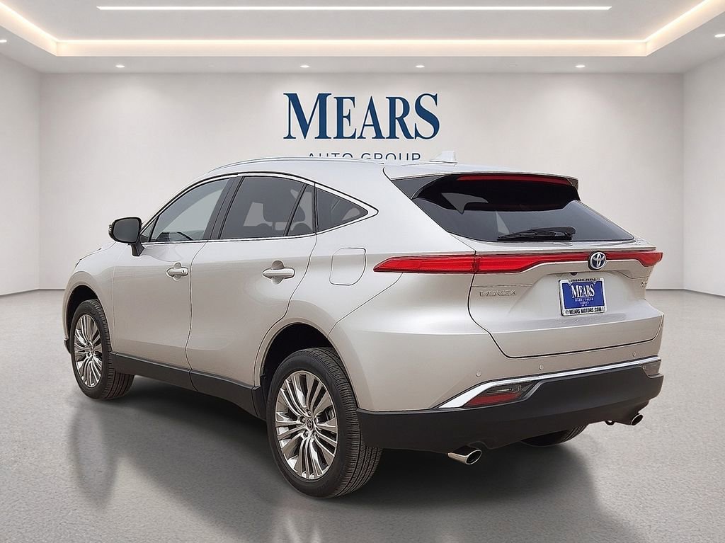 Used 2023 Toyota Venza XLE AWD/4WD image 3