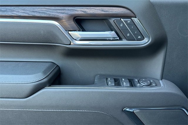 New 2026 GMC Sierra 1500 SLT w/ Max Trailering Package image 11