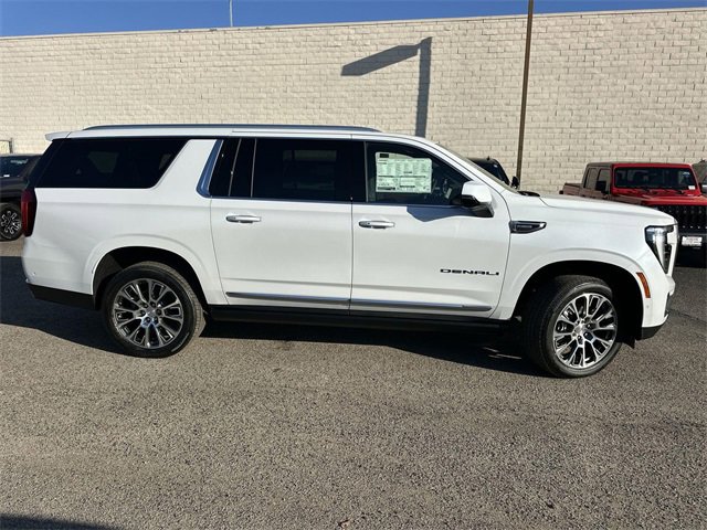 New 2026 GMC Yukon XL Denali w/ Denali Reserve Package image 3