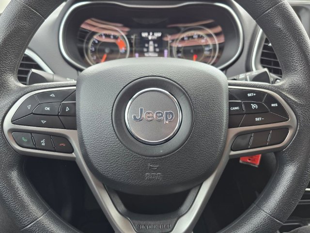 Used 2019 Jeep Cherokee Latitude w/ Popular Appearance Group FWD image 23