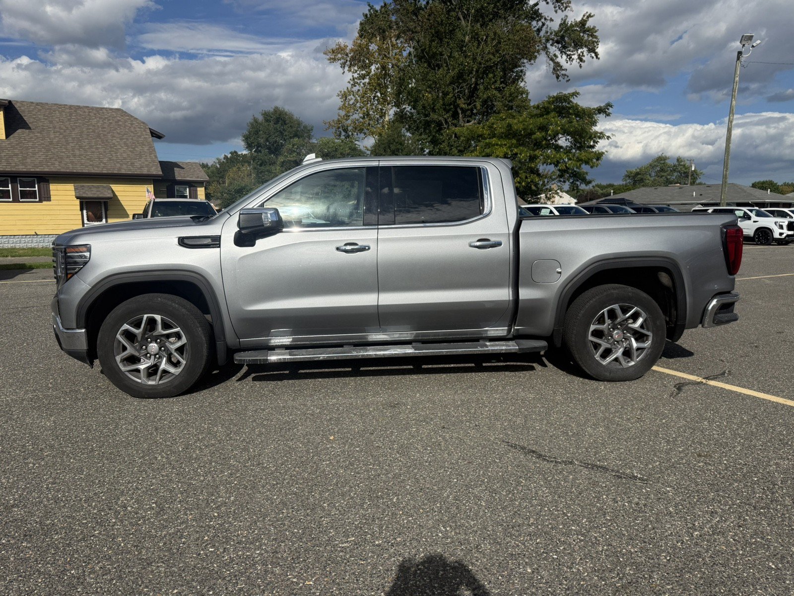 Used 2024 GMC Sierra 1500 SLT w/ SLT Premium Plus Package AWD/4WD image 6
