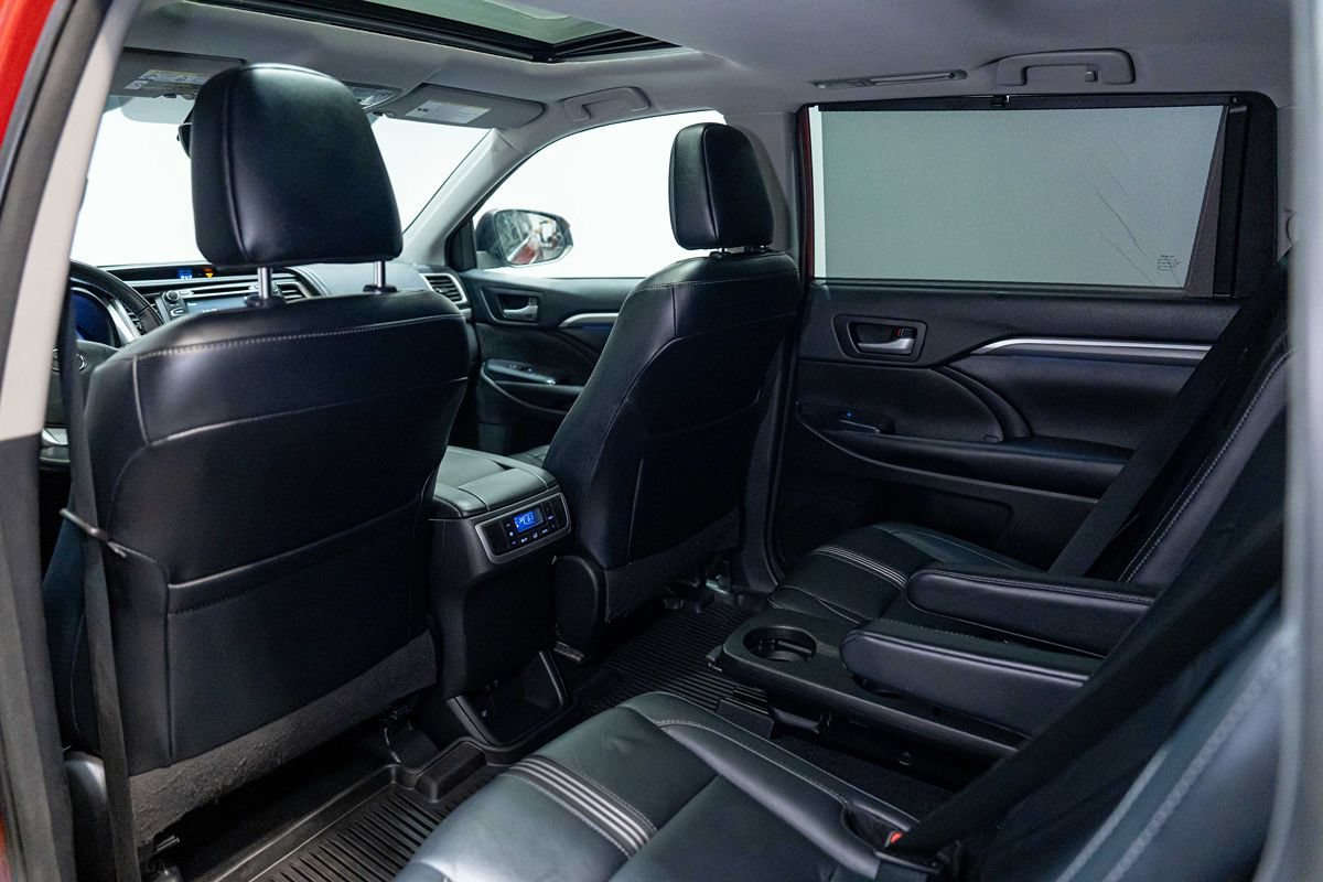 Used 2018 Toyota Highlander SE AWD/4WD image 13