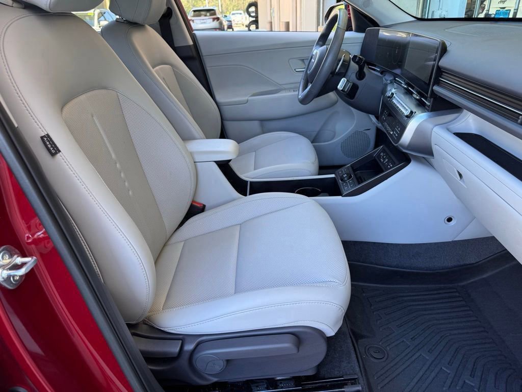Used 2025 Hyundai Kona Limited image 21