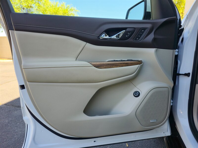 Used 2019 GMC Acadia Denali w/ Technology Package FWD image 12