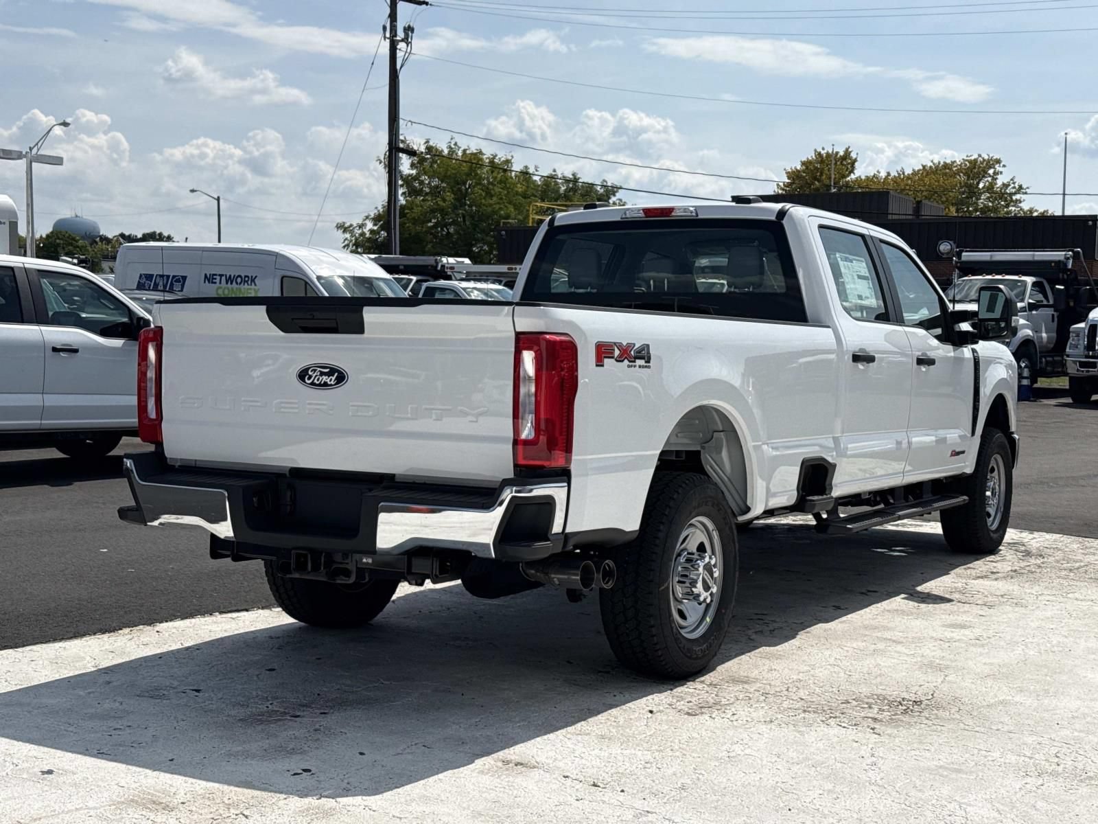 New 2027 Ford F350 XL w/ XL Driver Assist Package AWD/4WD image 3
