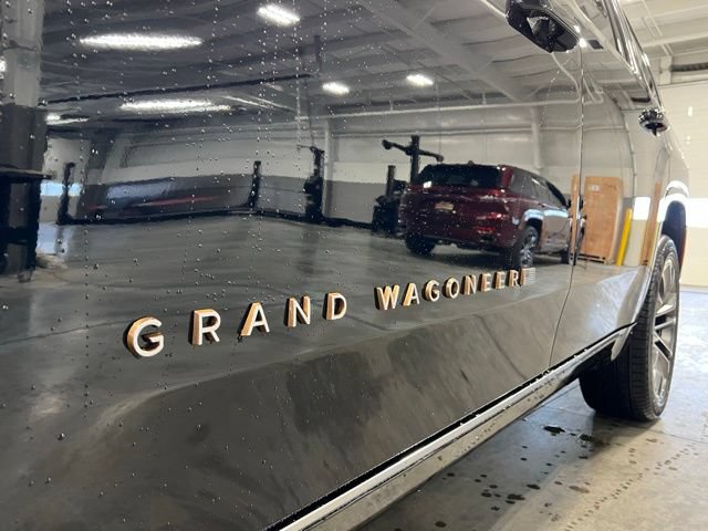 New 2025 Jeep Grand Wagoneer Series III w/ HD Trailer Tow Package AWD/4WD image 8