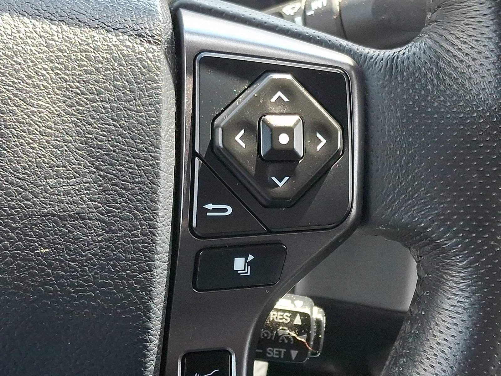 Used 2019 Toyota Tacoma TRD Off-Road w/ TRD Premium Off Road Package image 21