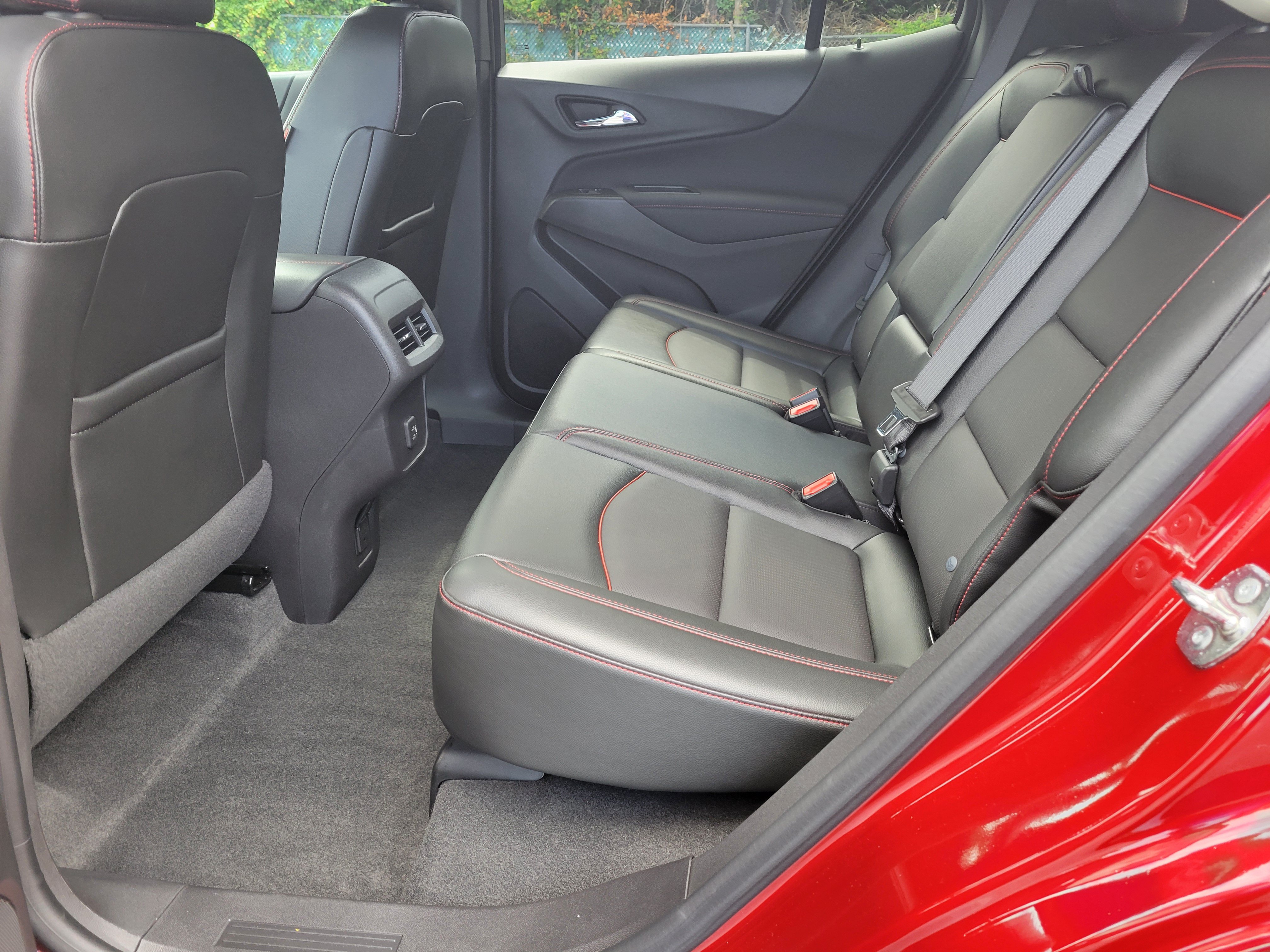 Certified 2024 Chevrolet Equinox RS w/ RS Leather Package FWD image 34