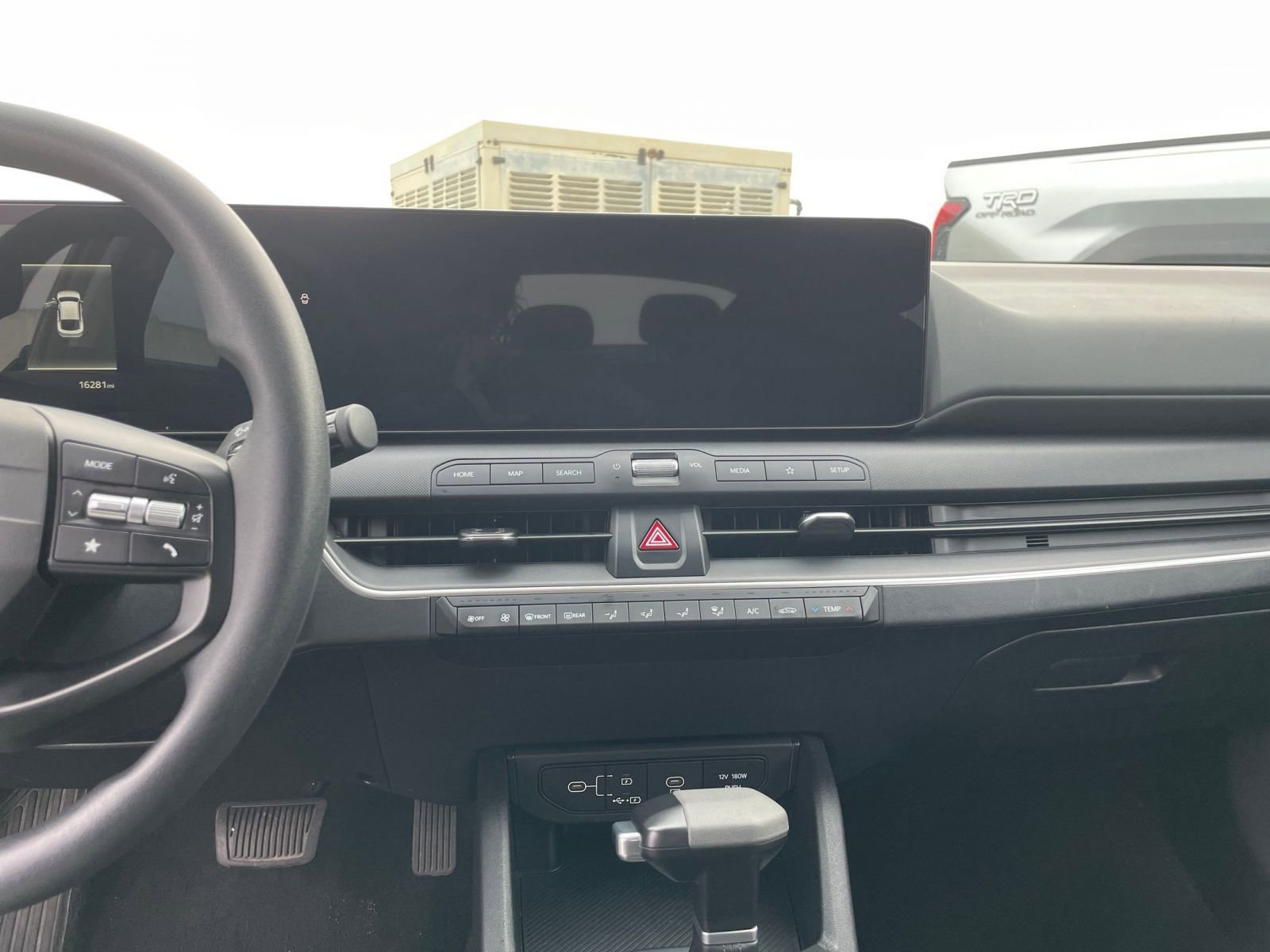 Used 2025 Kia K4 LXS image 18