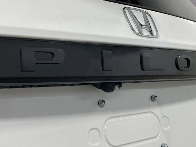 New 2025 Honda Pilot EX-L image 6