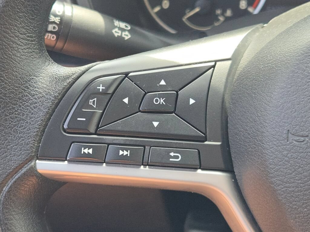 Used 2025 Nissan Altima 2.5 SV FWD image 31