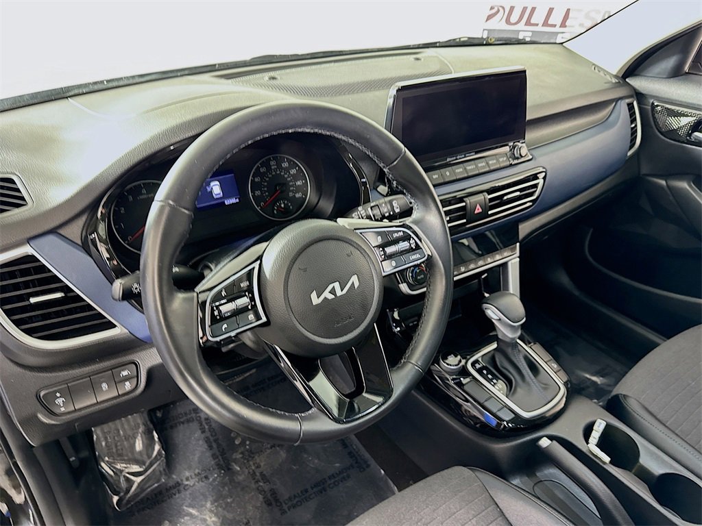 Used 2023 Kia Seltos S w/ Navigation Package image 9