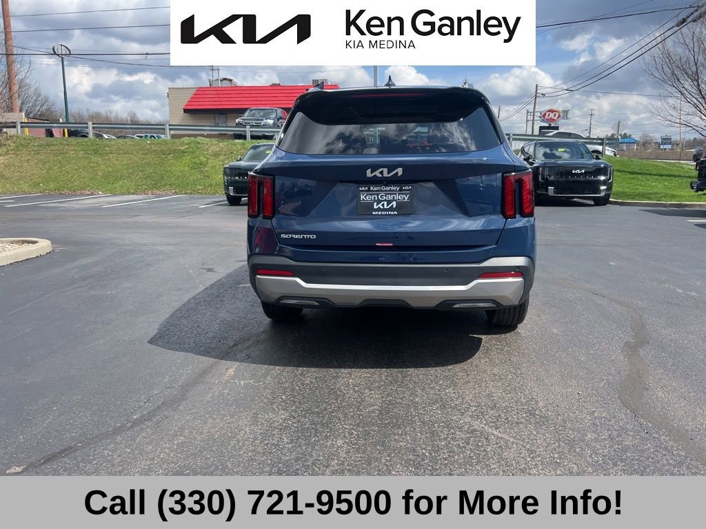 Certified 2025 Kia Sorento S w/ Panoramic Sunroof Package image 12