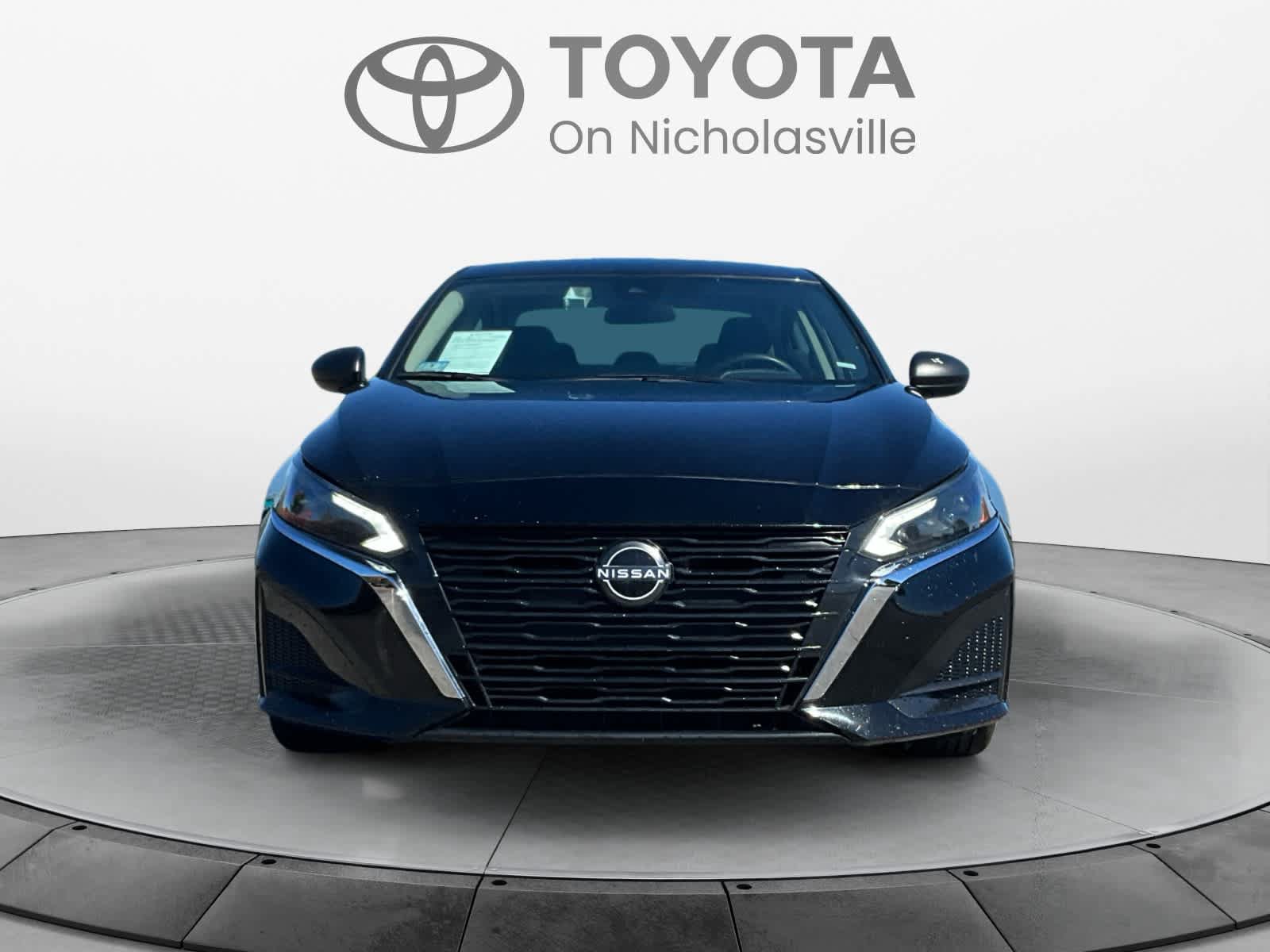 Used 2024 Nissan Altima 2.5 SV FWD image 8