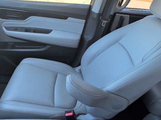 Used 2023 Honda Odyssey Touring image 17