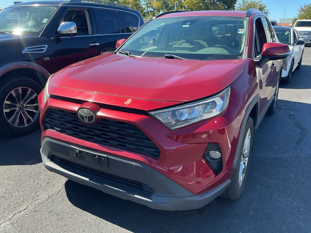 Used 2019 Toyota RAV4 XLE Premium FWD image 2