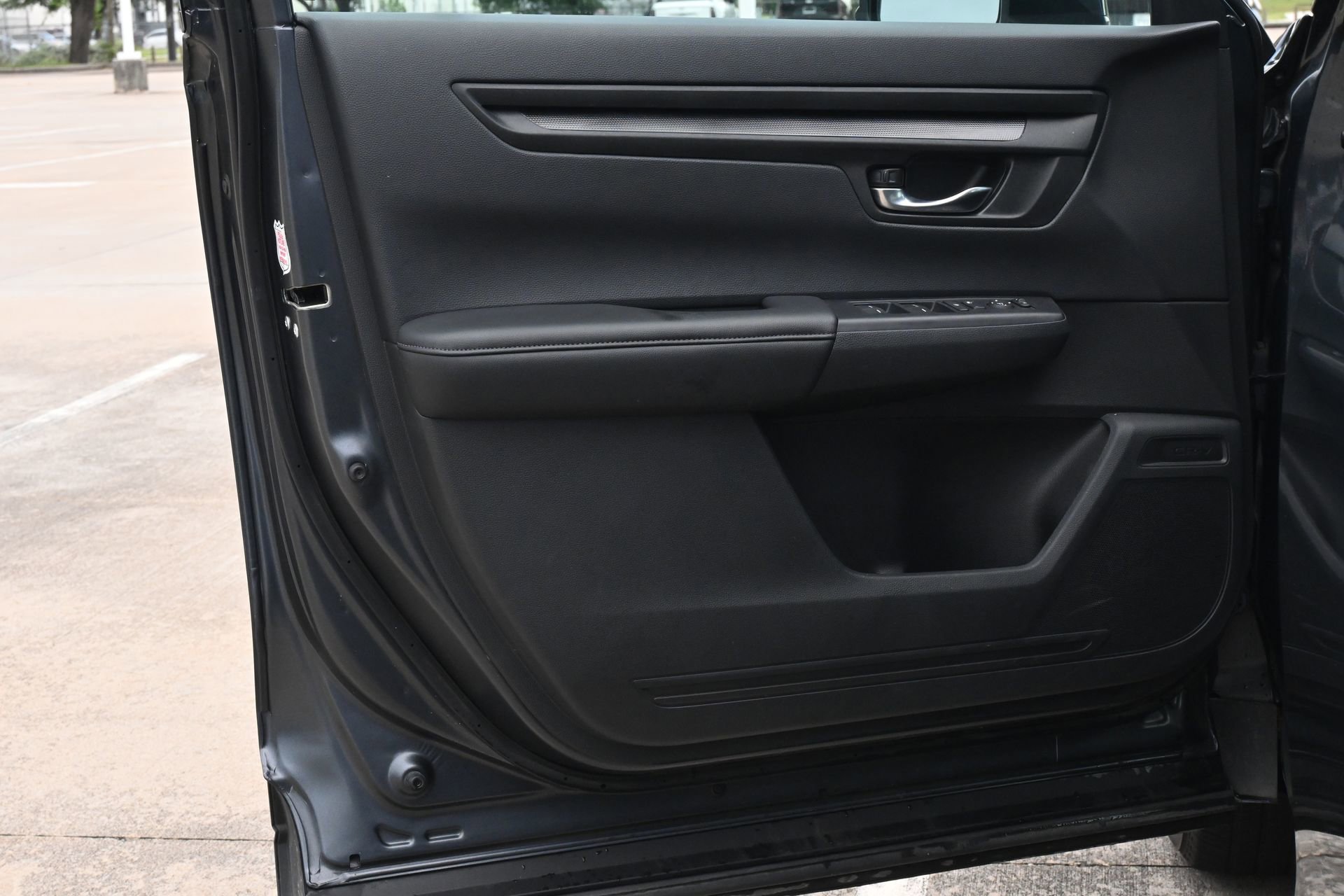 Used 2025 Honda CR-V LX image 18
