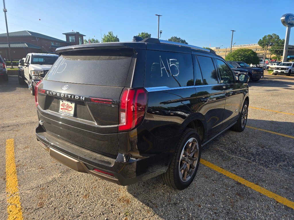 New 2027 Ford Expedition King Ranch RWD image 5