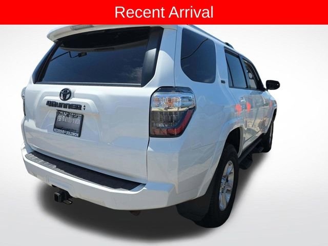 Used 2024 Toyota 4Runner SR5 AWD/4WD image 3