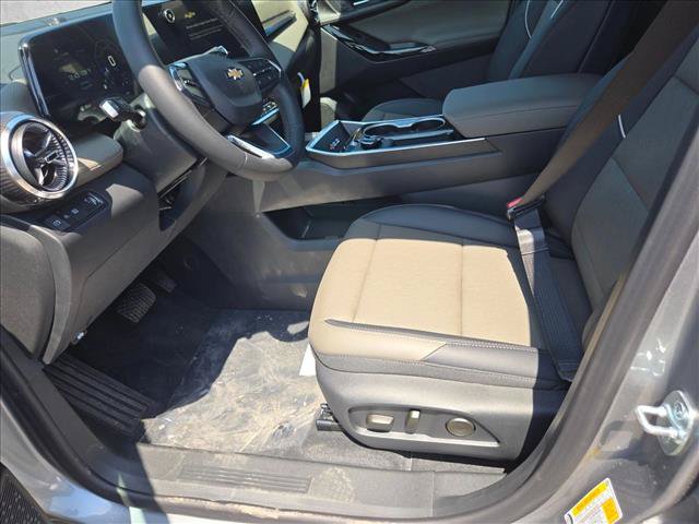 New 2027 Chevrolet Equinox LT w/ Convenience Package II FWD image 4