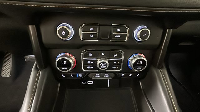 Used 2022 GMC Yukon XL AT4 AWD/4WD image 22