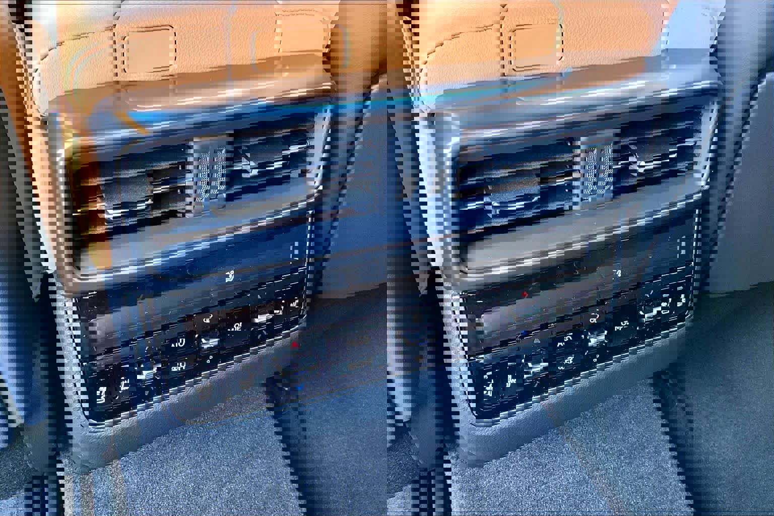 New 2026 Lexus LX 600 4WD w/ Luxury Package image 14