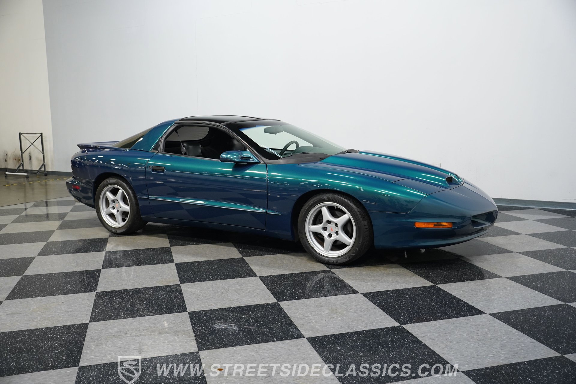 Used 1997 Pontiac Firebird Formula image 15