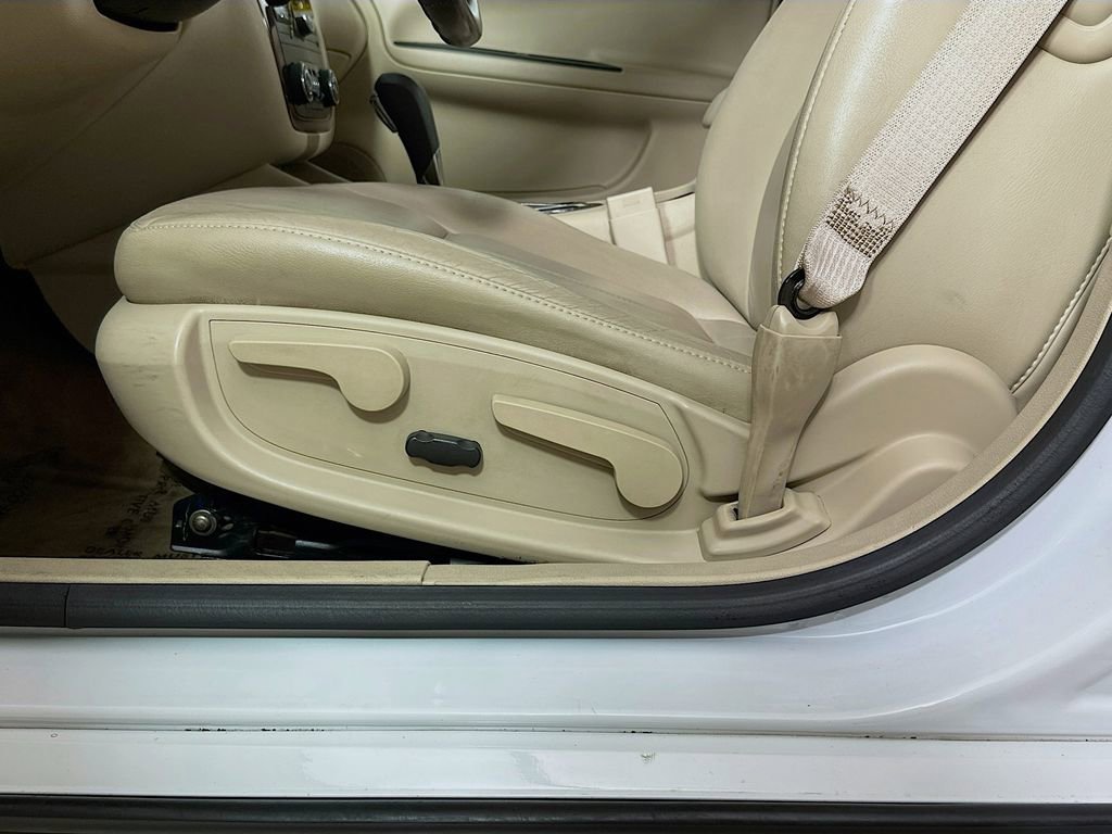 Used 2011 Chevrolet Impala LT w/ Luxury Edition Package image 20