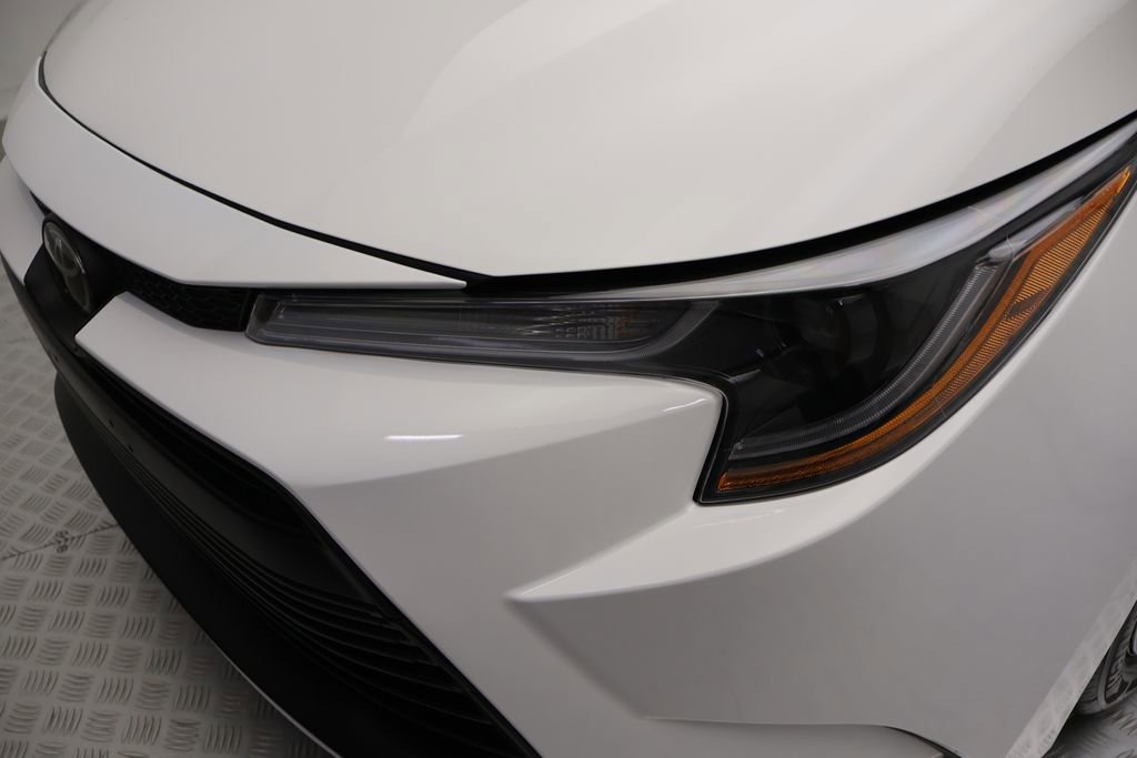 Certified 2024 Toyota Corolla LE FWD image 3