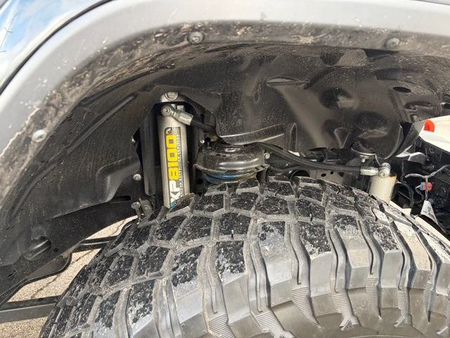 Used 2022 Jeep Gladiator Rubicon w/ LED Lighting Group AWD/4WD image 13