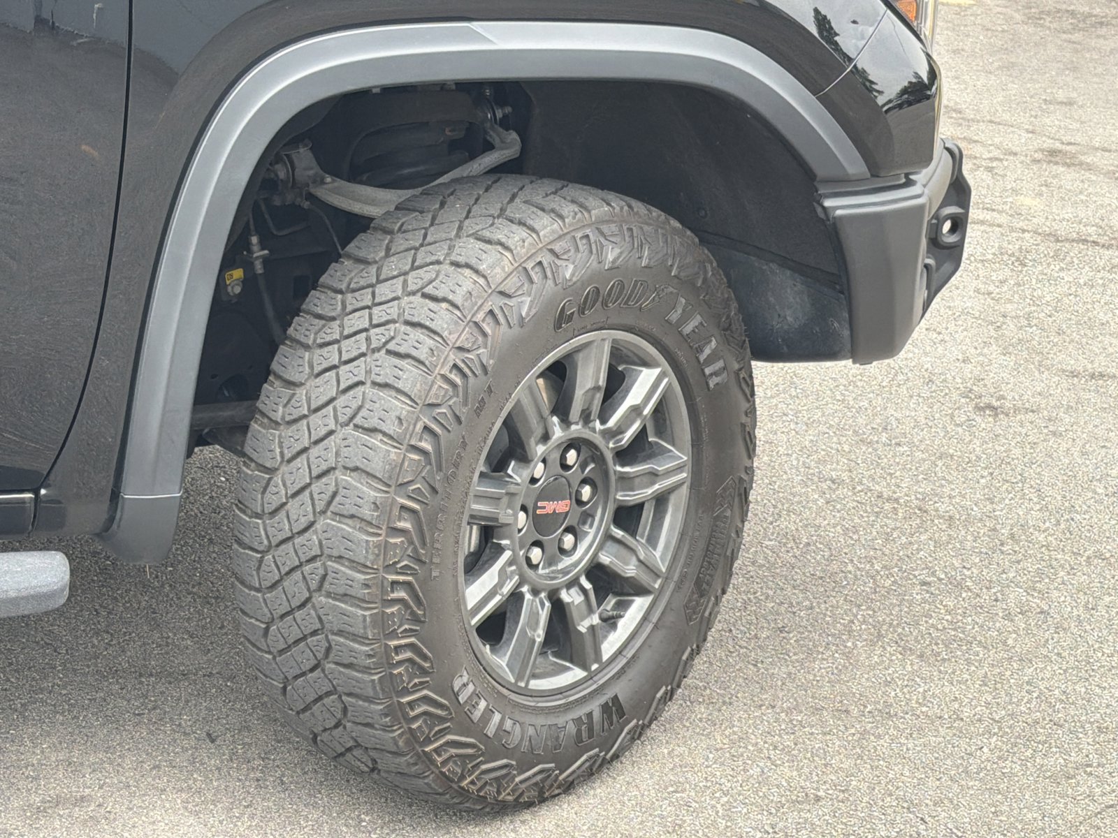 Used 2024 GMC Sierra 1500 AT4X AWD/4WD image 5