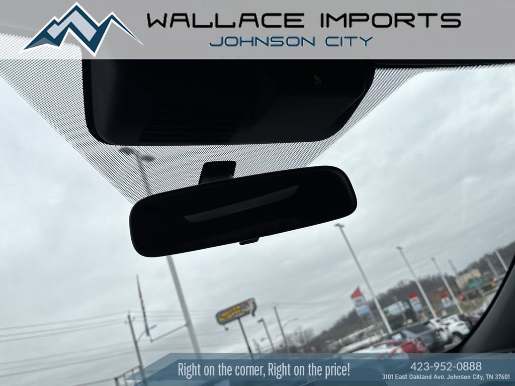 Used 2023 Mitsubishi Outlander SE Black Edition image 16