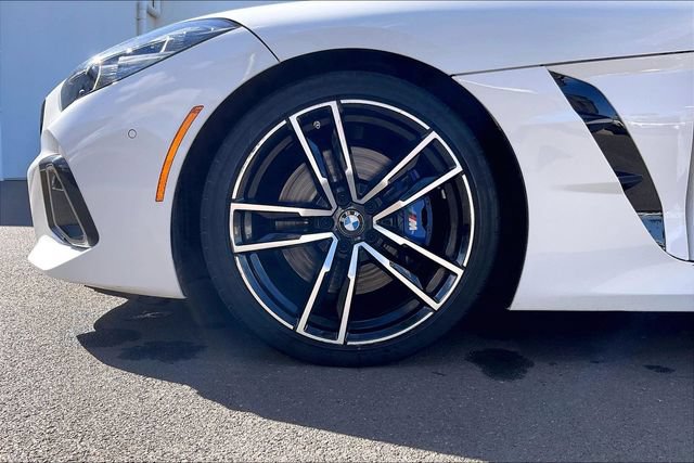 Used 2023 BMW Z4 M40i w/ Premium Package RWD image 9