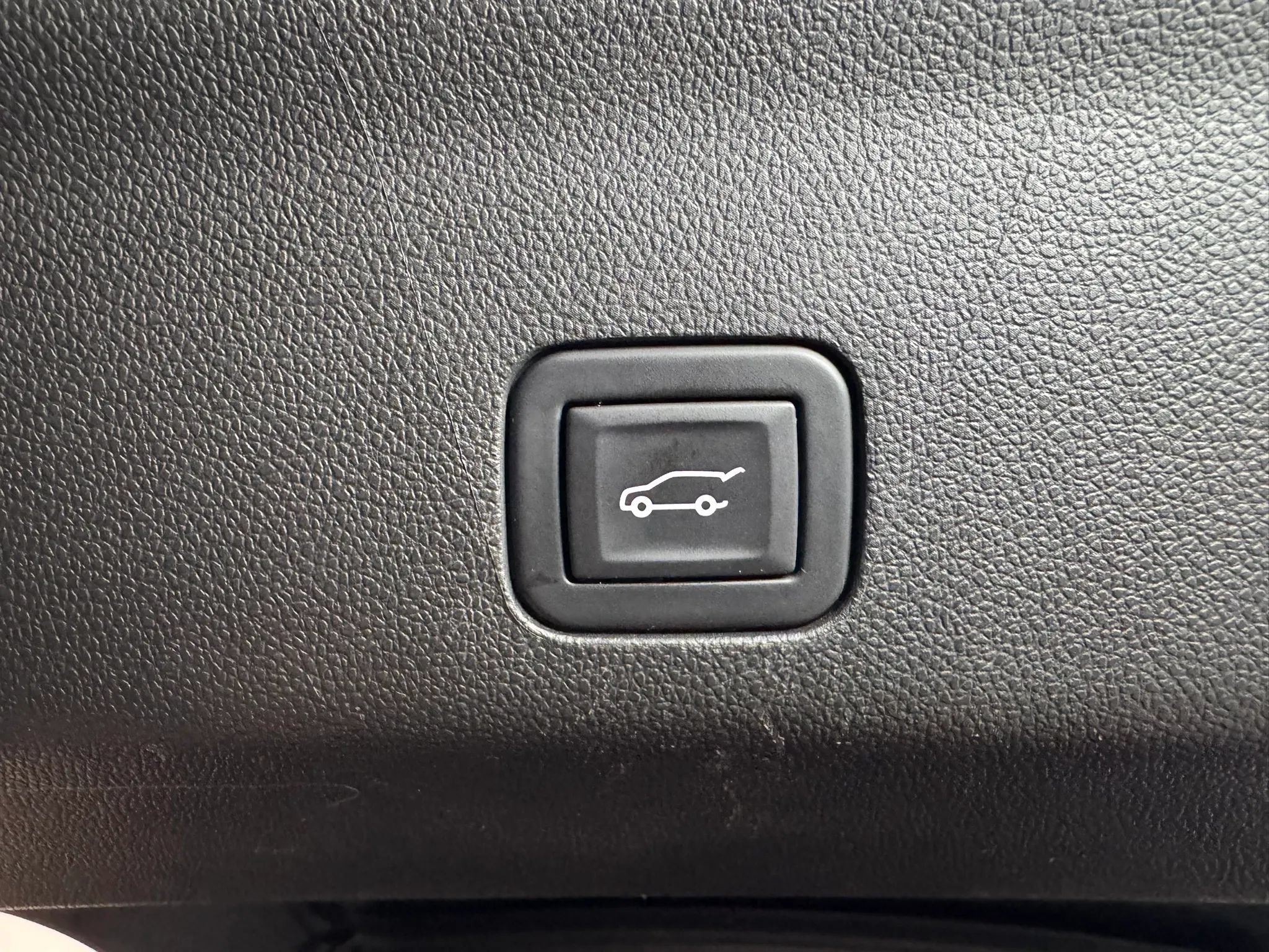 Used 2023 GMC Yukon Denali Ultimate AWD/4WD image 32