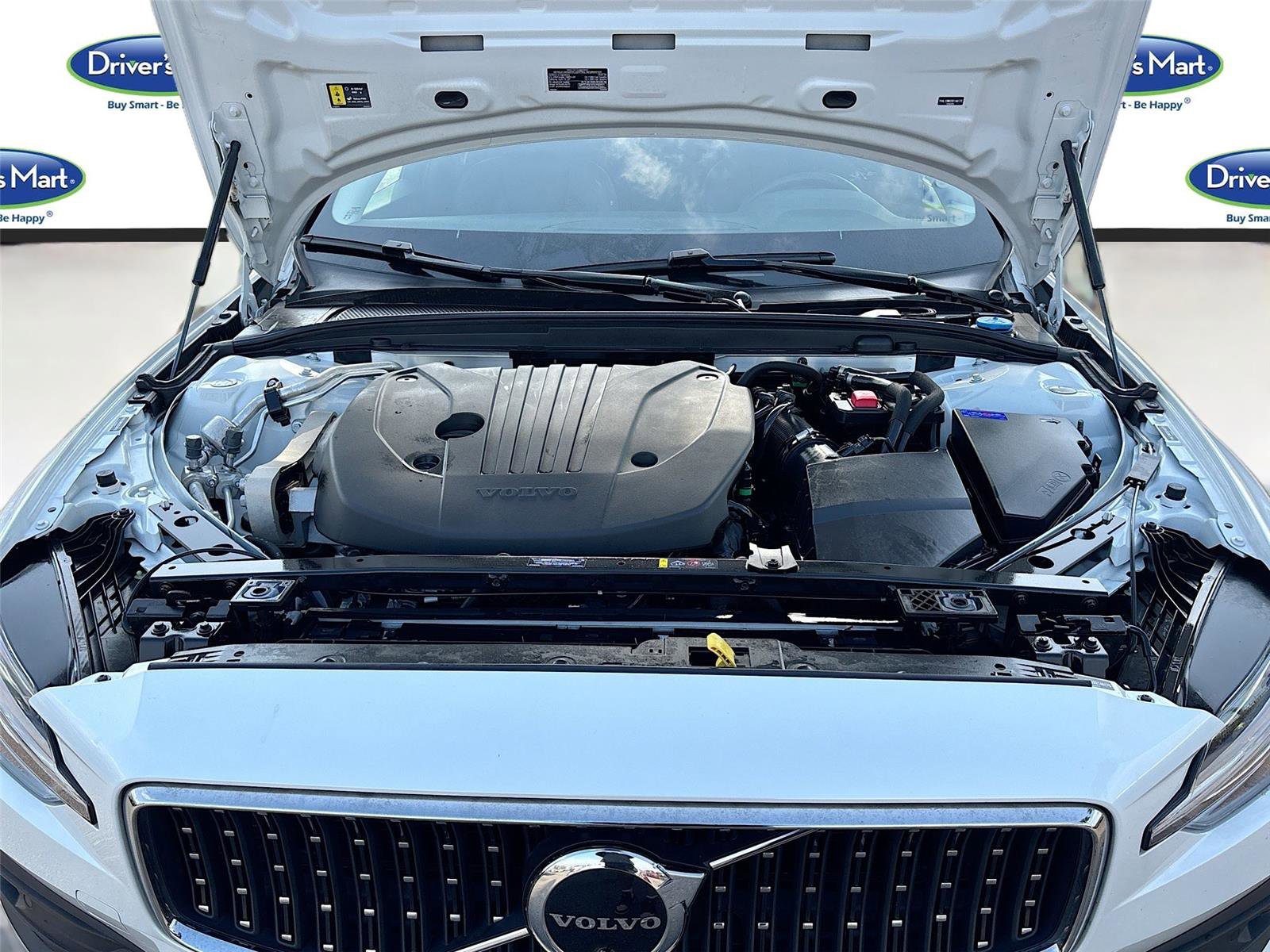 Used 2025 Volvo V60 B5 Cross Country Plus image 30