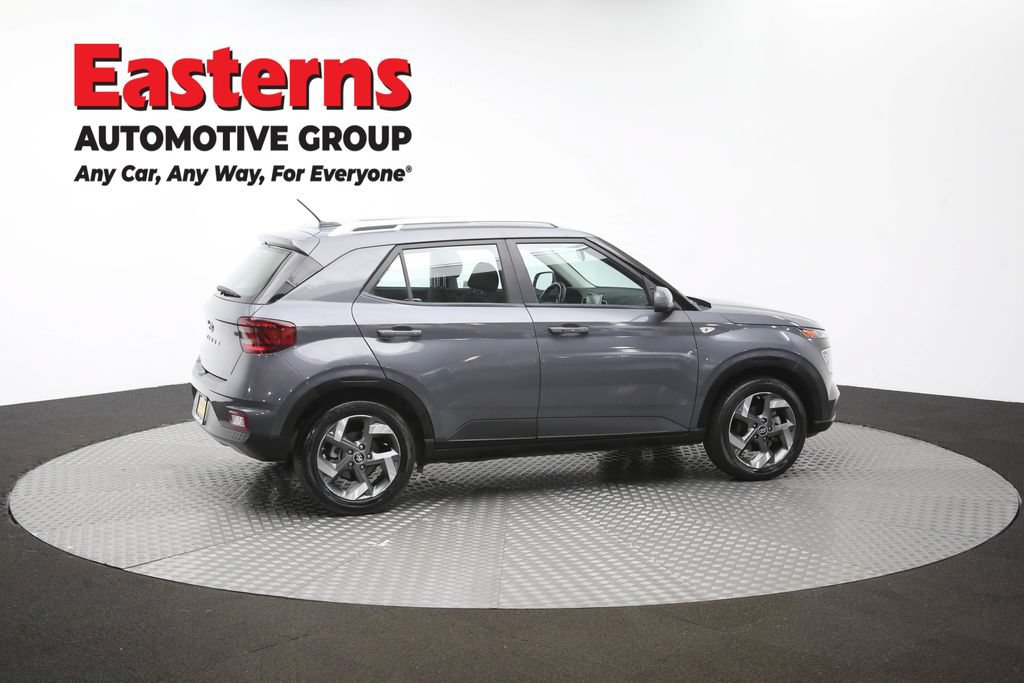 Used 2025 Hyundai Venue SEL FWD image 42